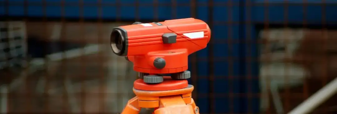 Jak skalibrować poziomicę, aby uniknąć błędnych pomiarów