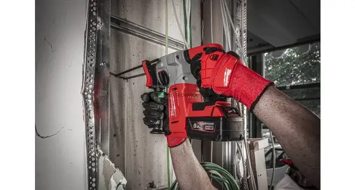 Jak włączyć udar w wiertarce? Szybki poradnik krok po kroku