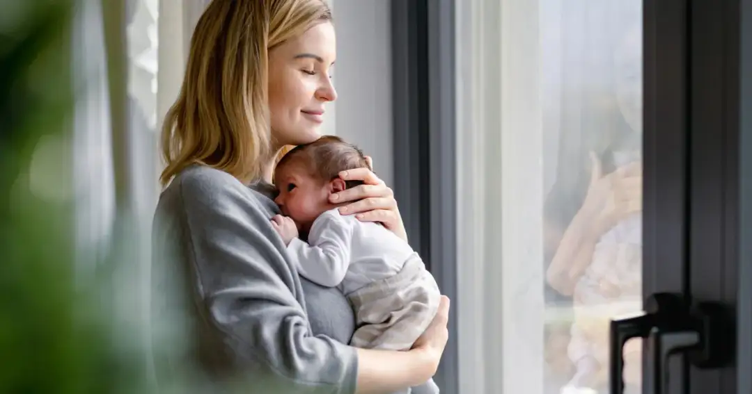 Kiedy z noworodkiem w gości? Ważne zasady i wskazówki dla rodziców