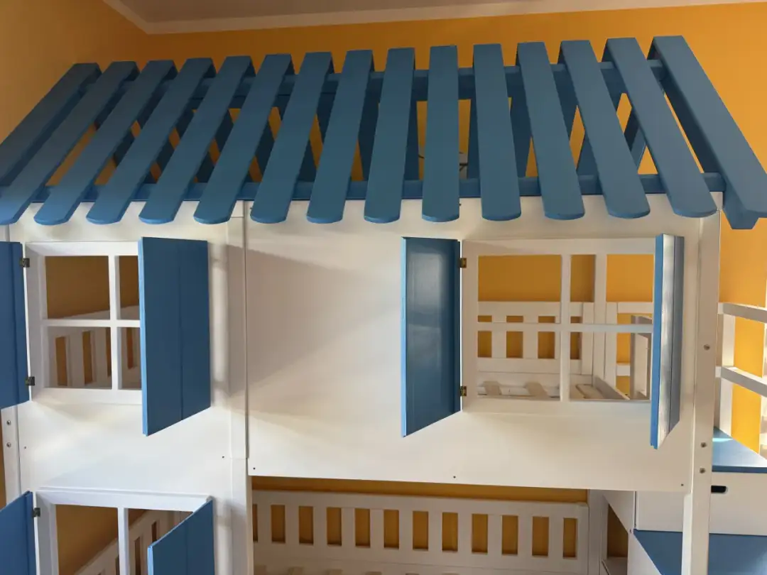  Łóżko piętrowe ze schodkami dla dzieci - wygodne i bezpieczne rozwiązanie