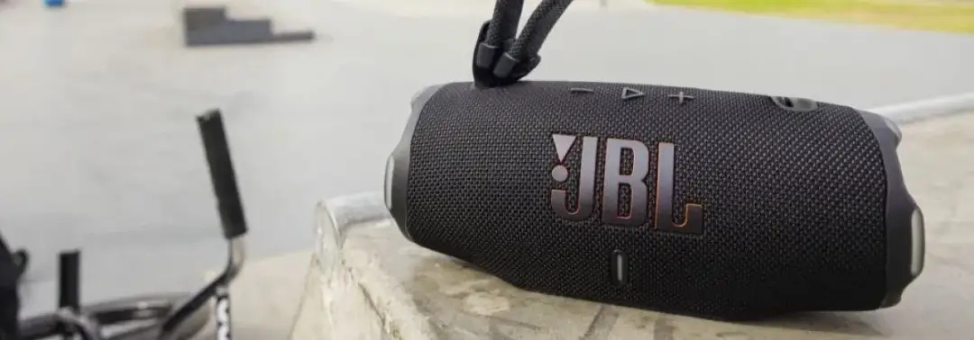 Porównanie głośników JBL: który model spełni Twoje oczekiwania?