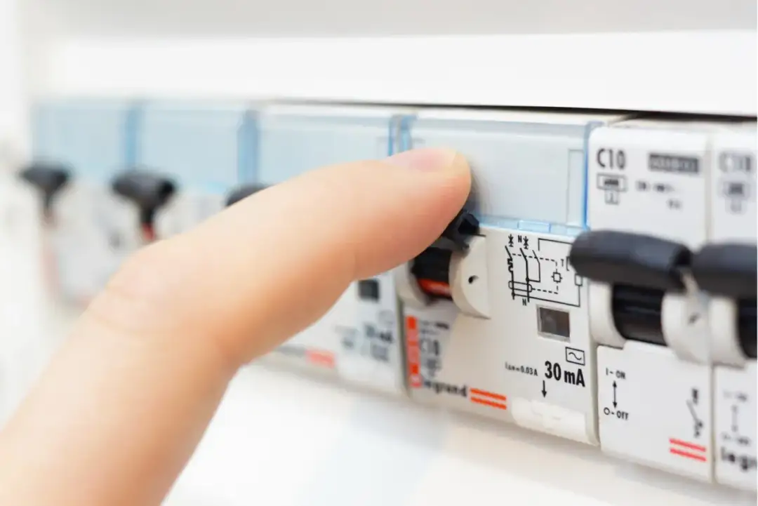 Jaki bezpiecznik do pralki? Uniknij kosztownych błędów przy wyborze