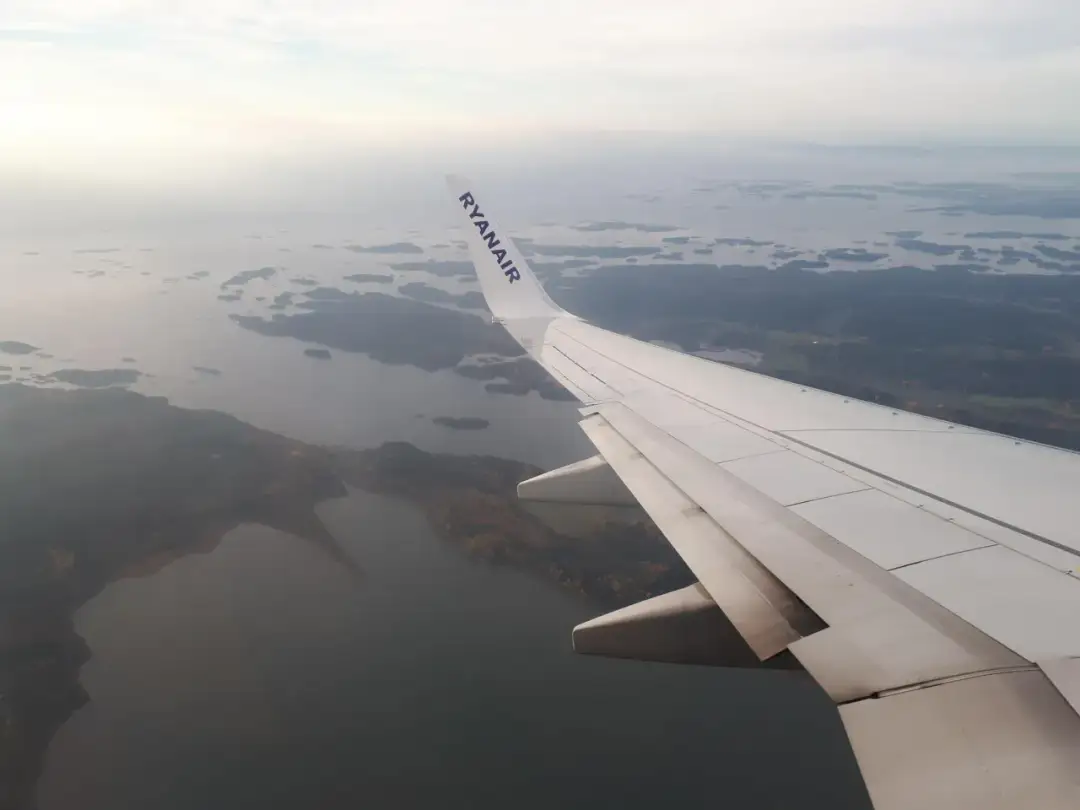 Jak przewieźć obraz samolotem bez ryzyka uszkodzenia dzieła?