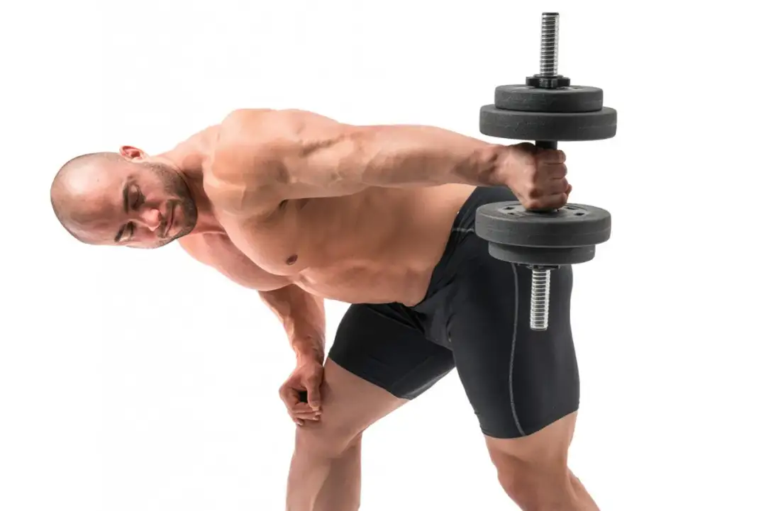 Jak ćwiczyć z hantlami - proste techniki i skuteczne ćwiczenia dla początkujących