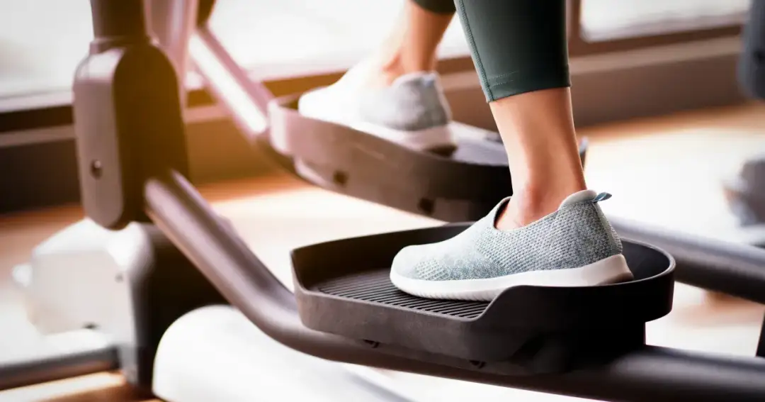 10 najlepszych ćwiczeń cardio na spalanie tłuszczu w domu