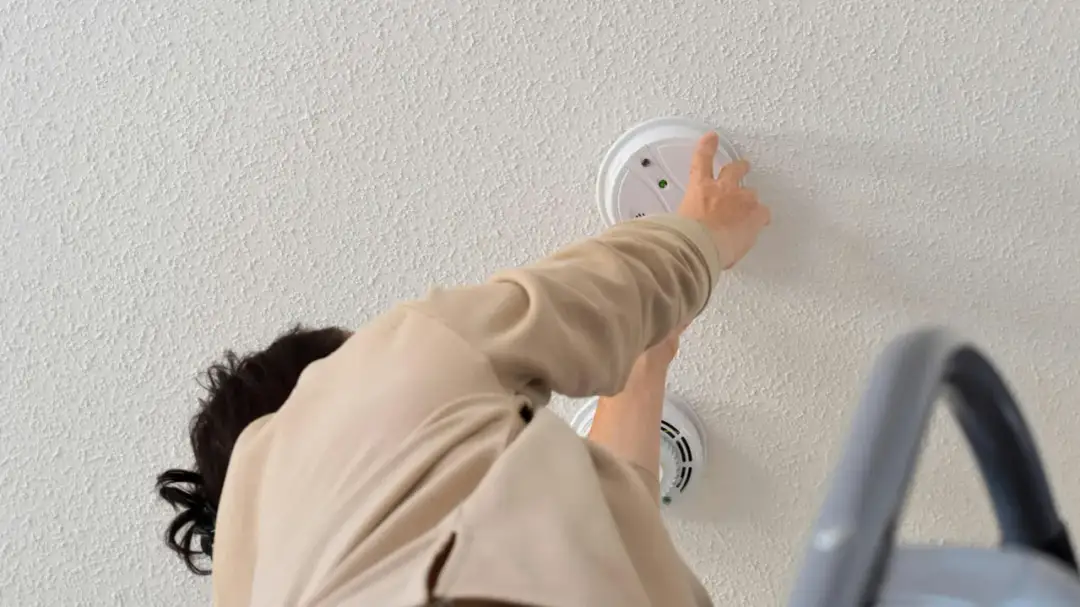 Jak sprawdzić czy czujnik czadu działa, aby zapewnić bezpieczeństwo?