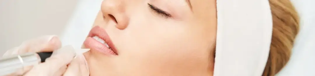 Jak prawidłowo stosować Heviran przed makijażem permanentnym ust