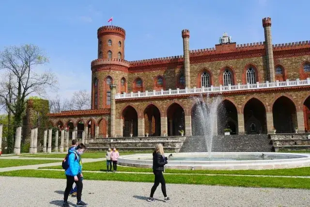 Pałac w Chocianowie: Historia, architektura i tajemnice zabytku