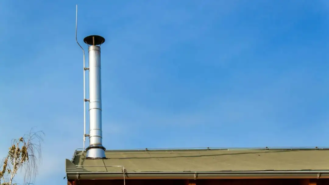 Czy na komin zewnętrzny potrzebne jest pozwolenie? Sprawdź, zanim zbudujesz