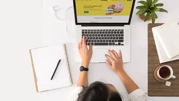 Praca na 2 etaty: Czy można? Jak to działa i czy się opłaca?