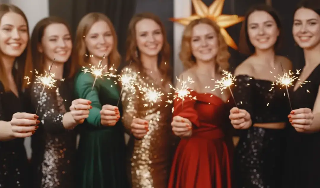 Outfits de fiesta en invierno: Brilla con estilo y sin frío