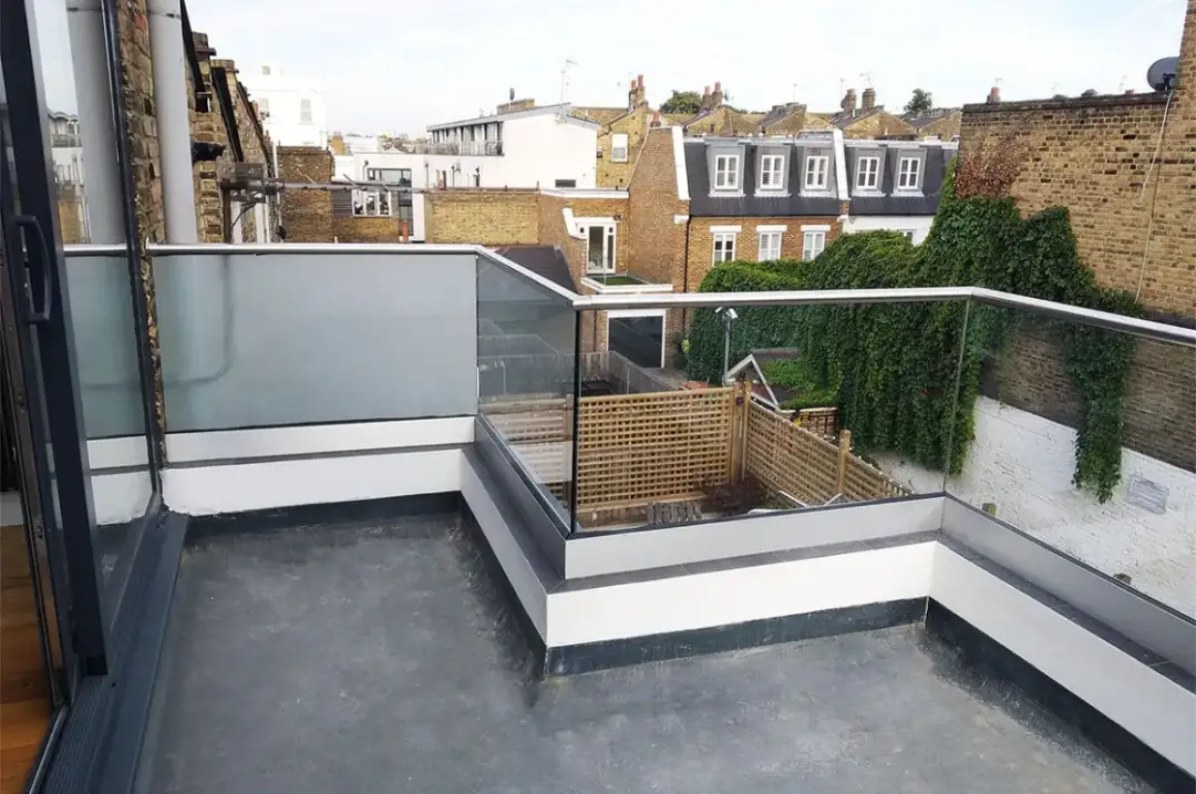 Balustrada szklana na balkon: Elegancja i bezpieczeństwo w jednym