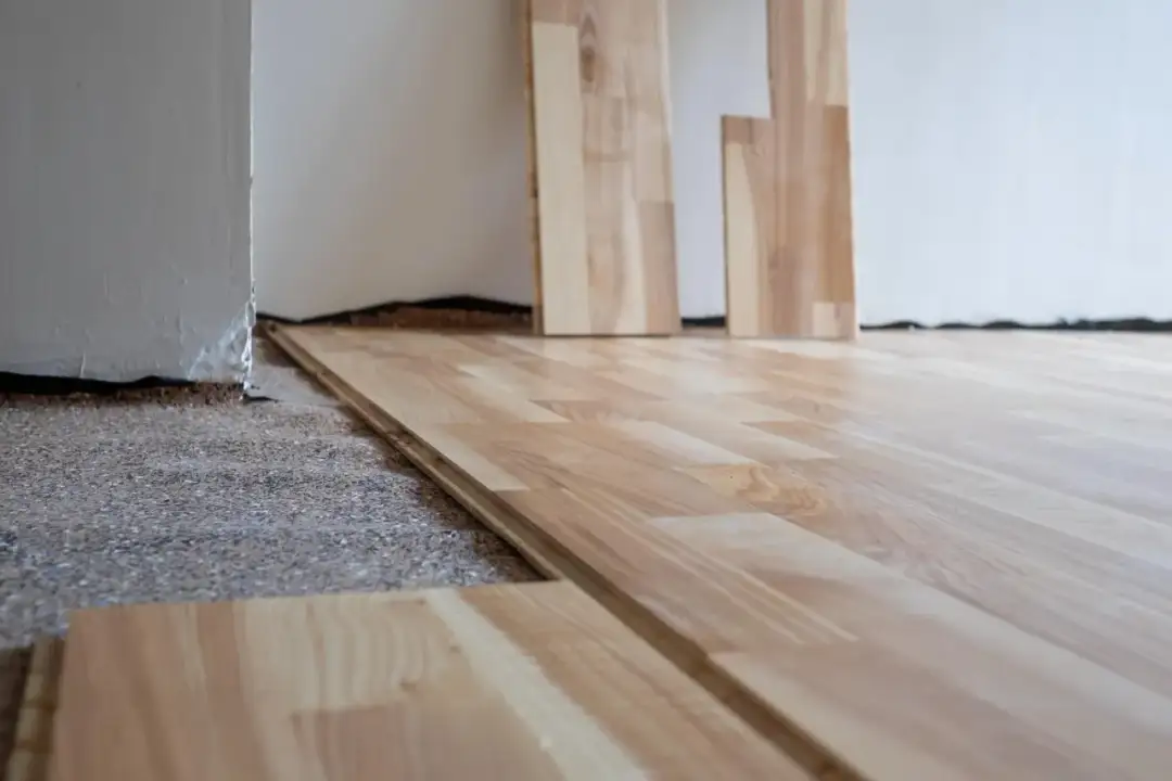 Papa czy folia pod podłogę na gruncie? Decyzja eksperta!