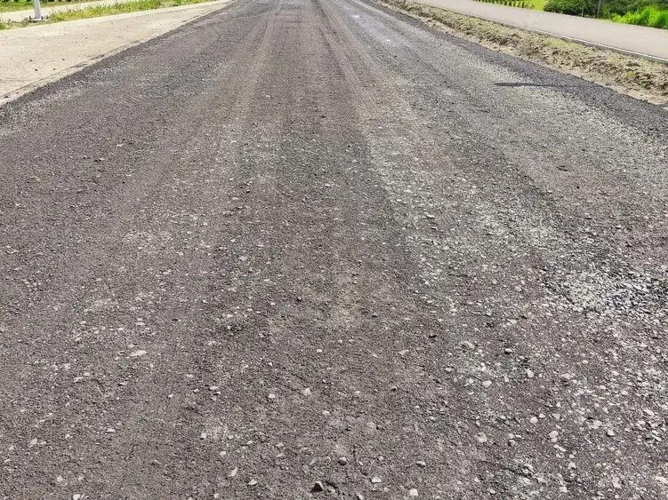 Jak wykonać podjazd z tłucznia - proste kroki, które musisz znać