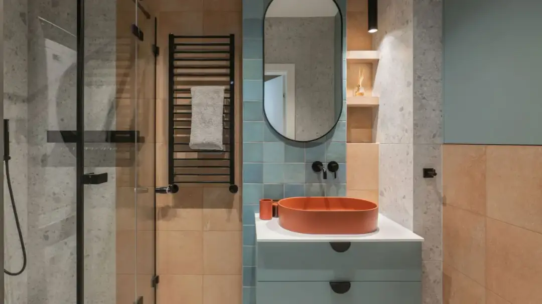 Modne łazienki w 2025: najnowsze trendy i inspiracje wnętrzarskie