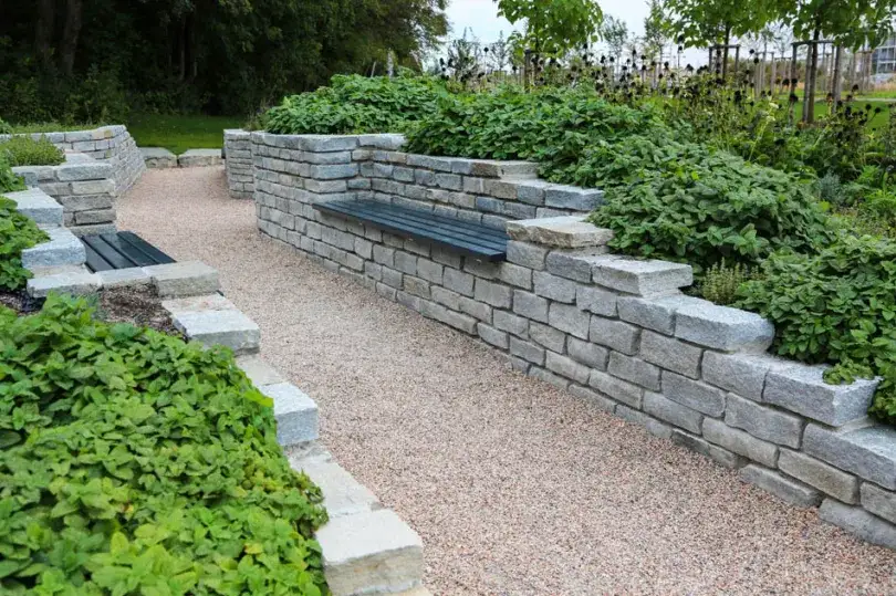 Inspirujące zdjęcia cegły w ogrodzie: pomysły i aranżacje