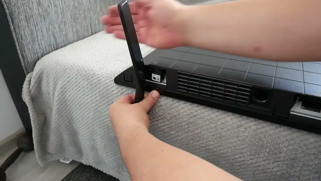 Jak zamontować nóżki TV? Praktyczny poradnik krok po kroku