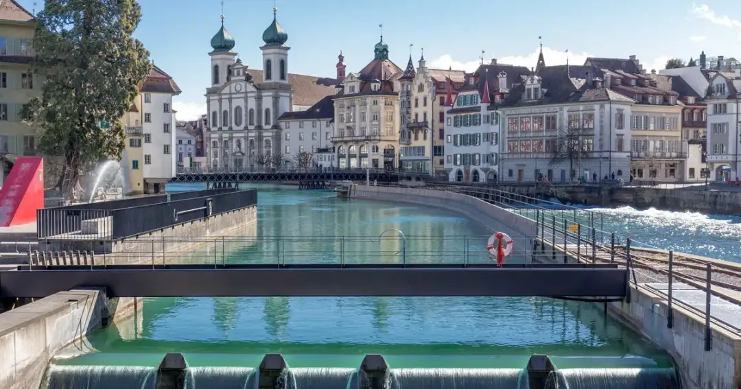 Jaki jest klimat w Szwajcarii? Odkryj zaskakujące różnice i temperatury