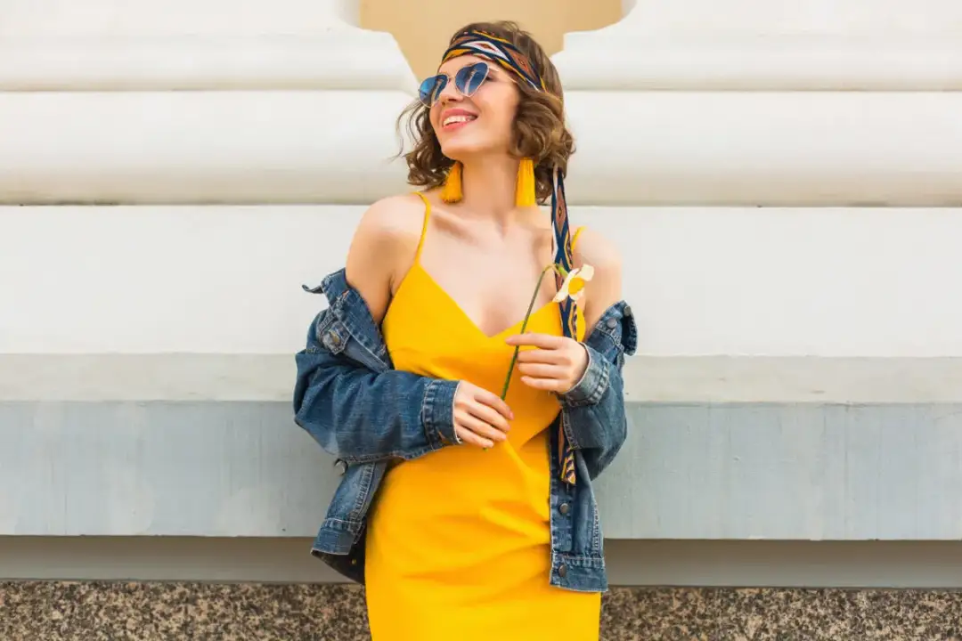 Kolor musztardowy dla jakiego typu urody pasuje najlepiej i dlaczego Kolor musztardowy dla jakiego typu urody pasuje najlepiej i dlaczego