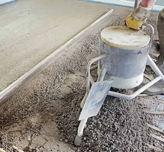 Jaki piasek do wylewki betonowej? Unikaj błędów i wybierz najlepiej