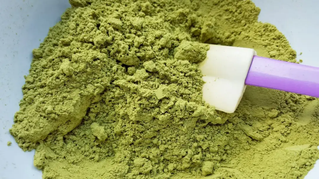 Jak przygotować hennę? Sekrety idealnej pasty i trwałego koloru.