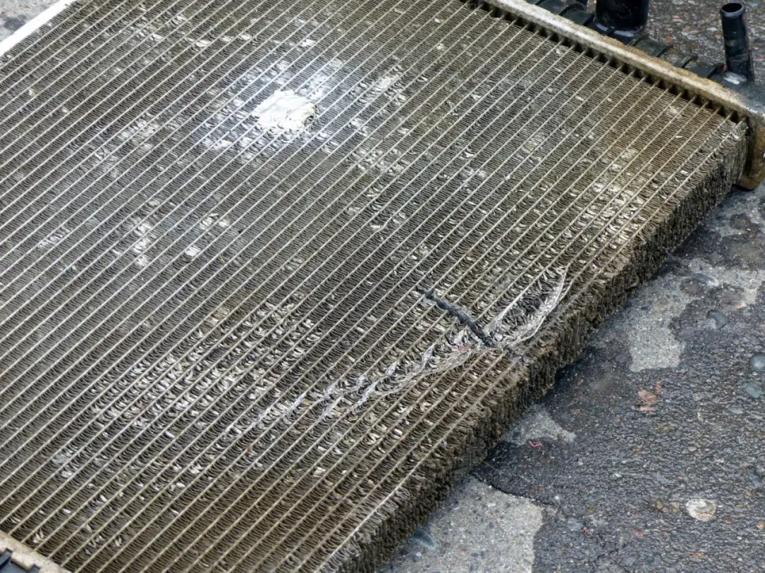 Czym skleić chłodnice, aby uniknąć kosztownych napraw?