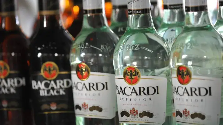 Najlepsze drinki z rumem Bacardi, które zaskoczą Twoich gości