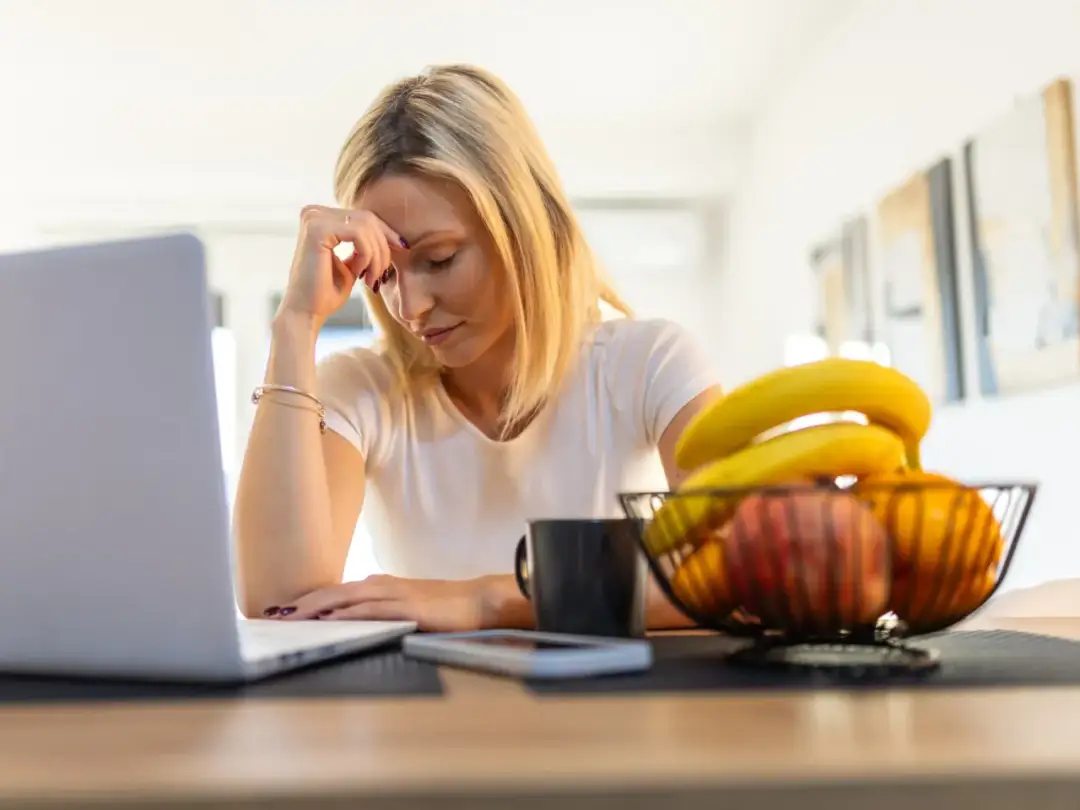 Burnout Symptome: Erkennen Sie die versteckten Anzeichen rechtzeitig