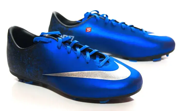 Korki Cristiano Ronaldo dla dzieci – idealne buty dla małych piłkarzy