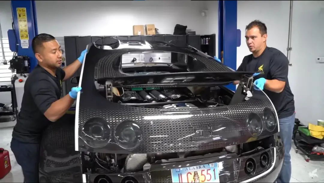 Ile kosztuje wymiana oleju w Bugatti Chiron? Zaskakujące kwoty serwisu