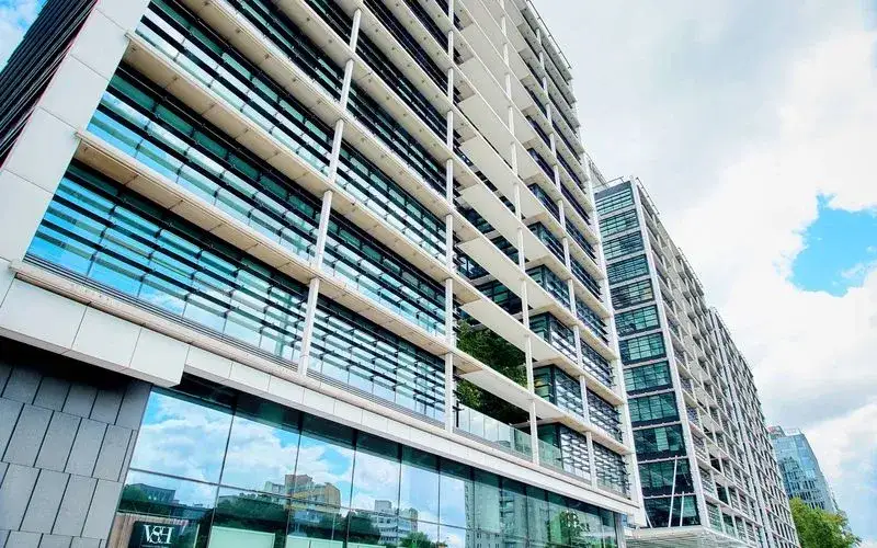 Ludzie w centrum – jak biura wspierają relacje i kulturę pracy