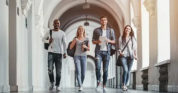 Jak zdobyć pracę w Niemczech po studiach i uniknąć problemów z kwalifikacjami