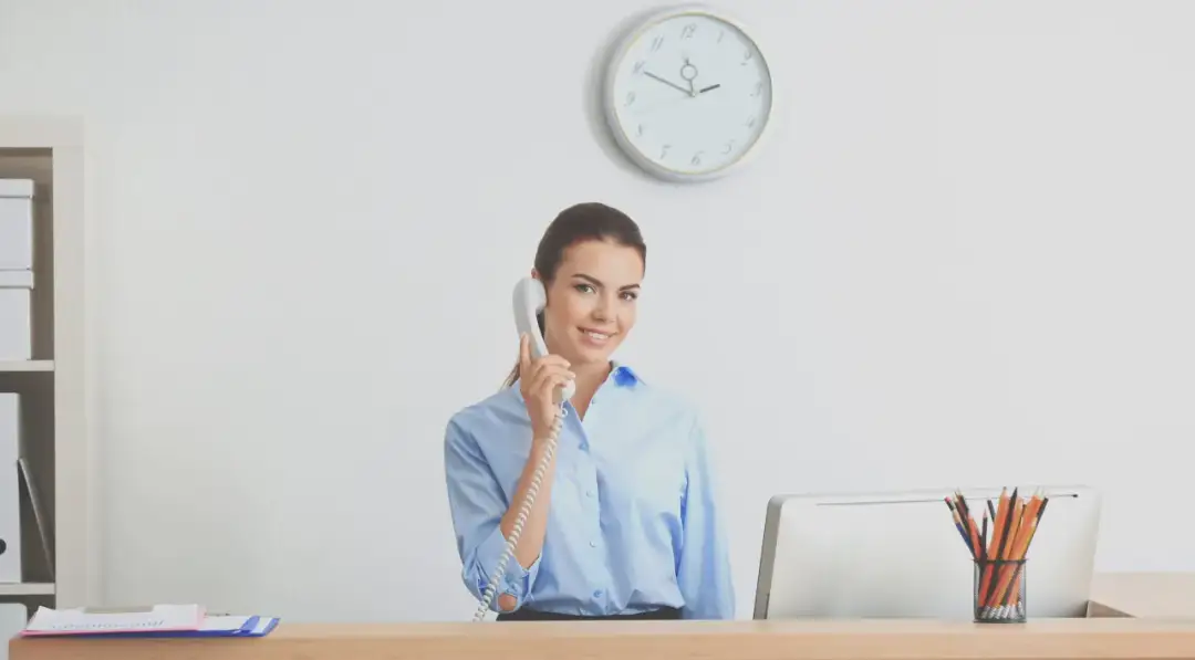 Ile godzin pracuje rejestratorka medyczna? Odkryj zaskakujące fakty