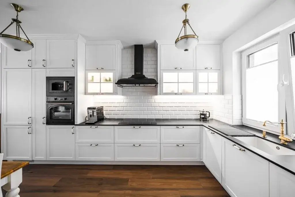 Z czego meble kuchenne? Poznaj najlepsze materiały i ich wady