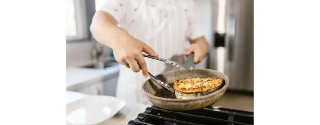 Jak smażyć ryby mrożone? Soczyste i chrupiące bez rozpadania!