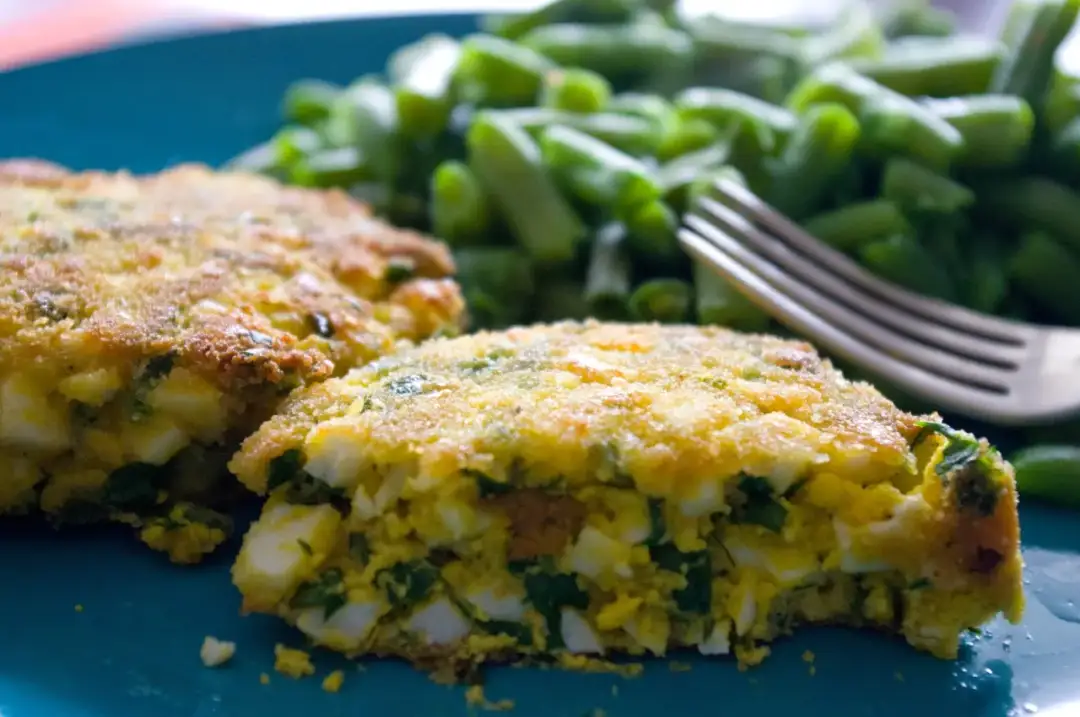 Co zrobić z ugotowanych jajek? 20+ pomysłów na każdą okazję!