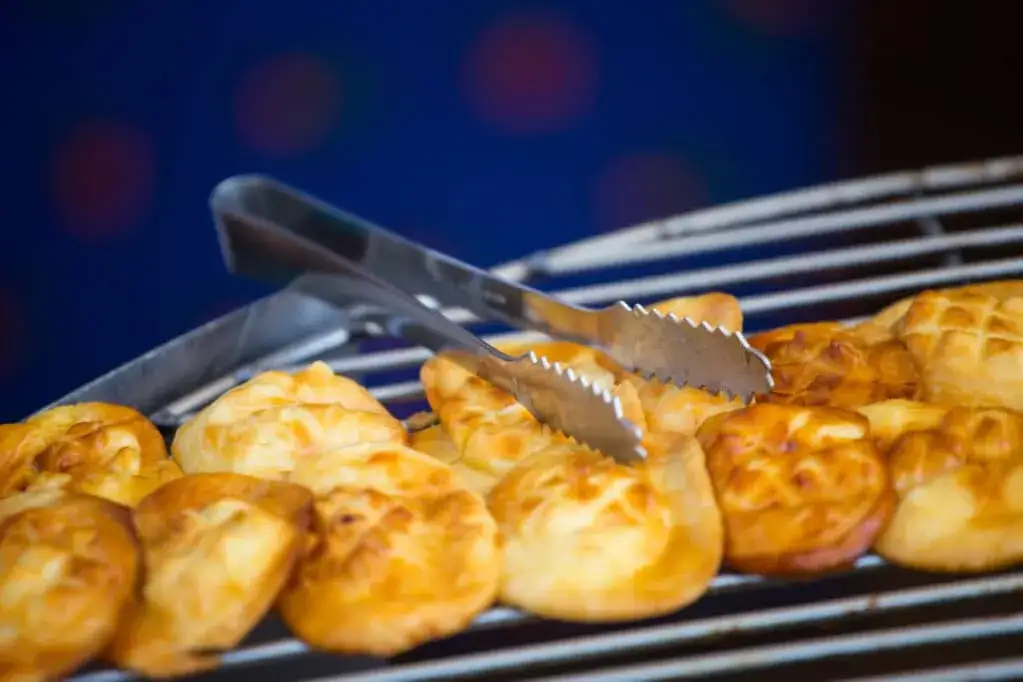 Jak podgrzać oscypka w piekarniku, aby uzyskać idealną konsystencję