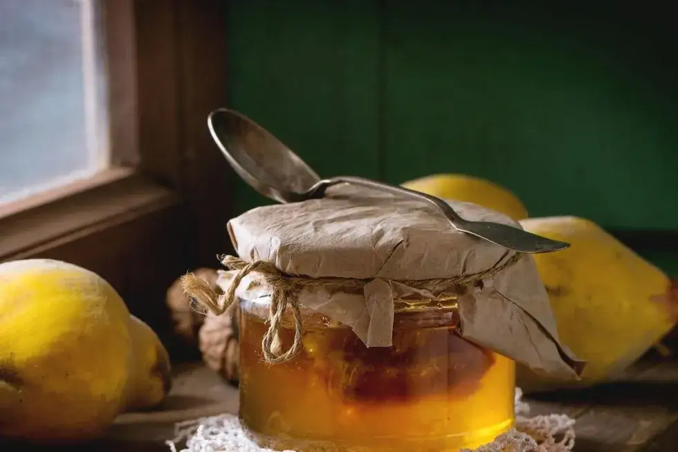 Jak zrobić sok z pigwowca - prosty przepis na pyszny napój domowy