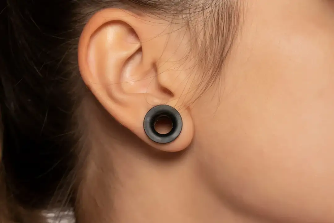 Jak przyspieszyć gojenie piercingu: skuteczne metody i porady