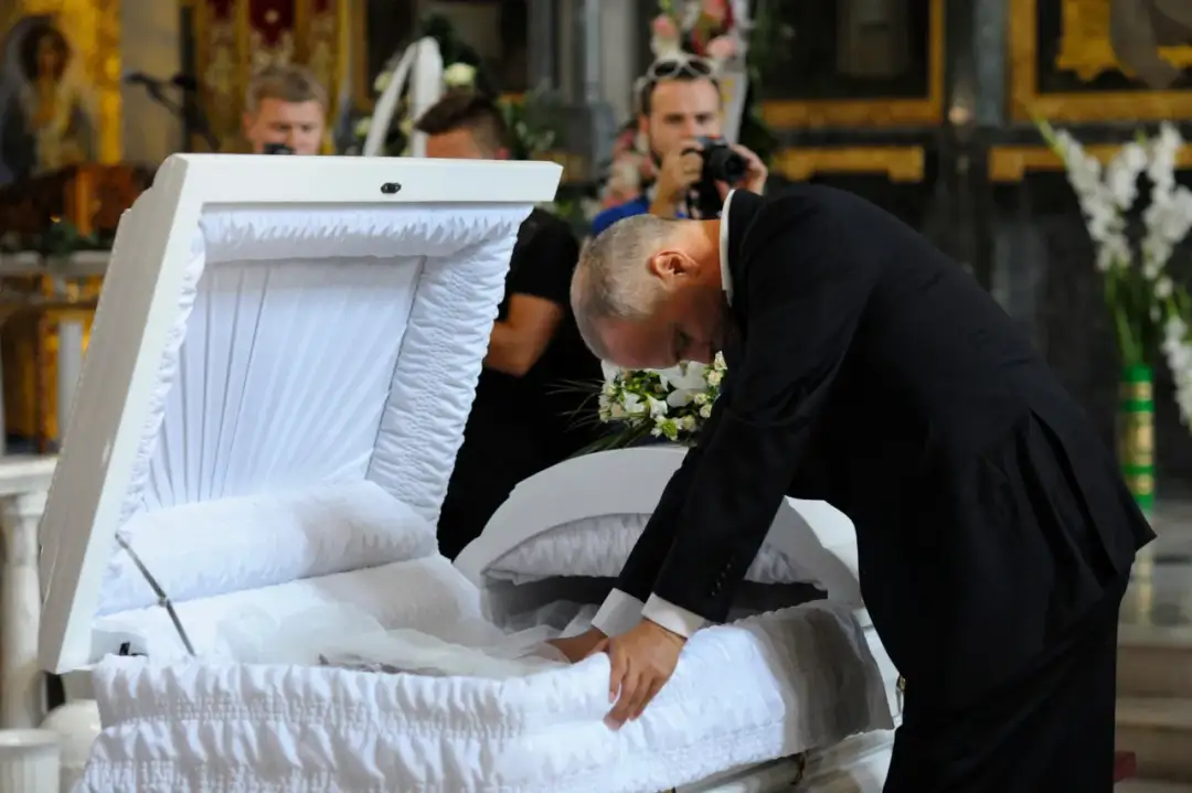 Zagadka o trumnie - poznaj intrygującą łamigłówkę z zaskakującym rozwiązaniem