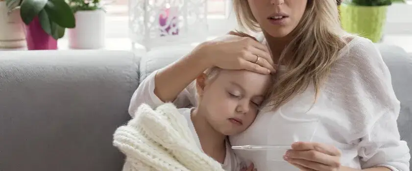 Jak przykrywać dziecko podczas gorączki, aby uniknąć przegrzania