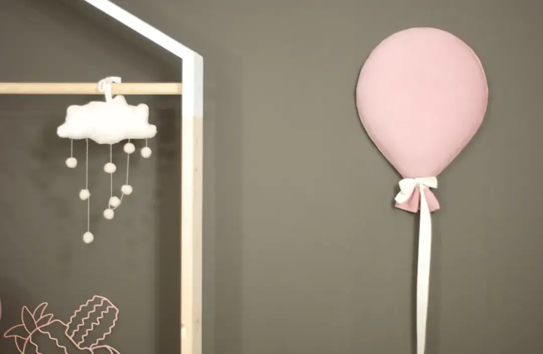 Jak przyczepić balony do ściany bez uszkadzania powierzchni