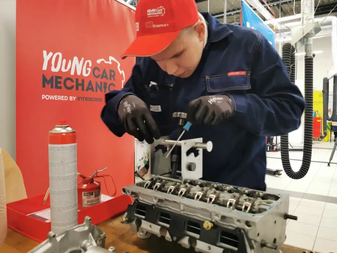 Auto Challenge gdzie ma warsztat? Odkryj lokalizację Macieka w Niemczech