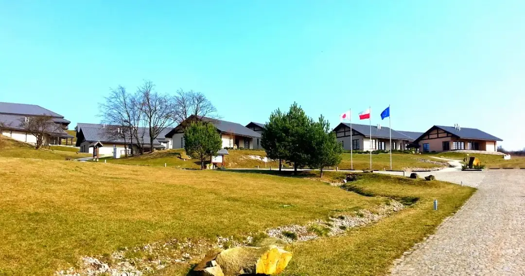 Dojo Stara Wieś – gdzie to jest i dlaczego warto je odwiedzić