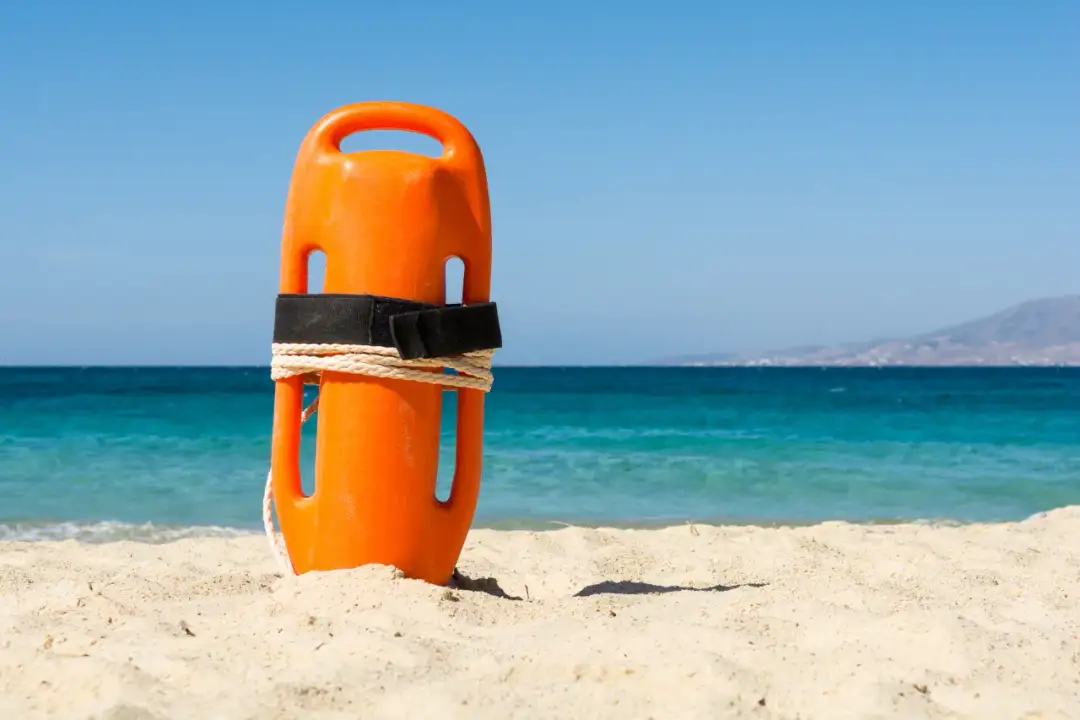 Jaką bojkę do pływania wybrać, aby zapewnić sobie bezpieczeństwo?