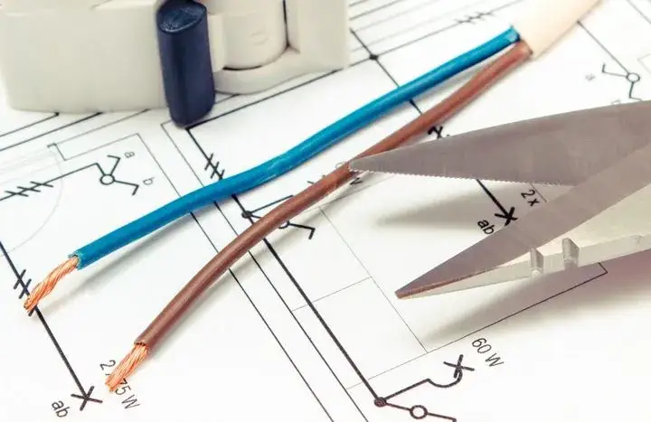 Czerwony kabel to plus czy minus? Sprawdź, zanim podłączysz!