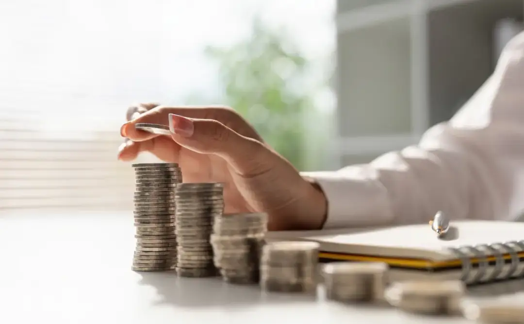 Oprocentowanie kredytu konsolidacyjnego: Ukryty sposób na niższe raty i oszczędności