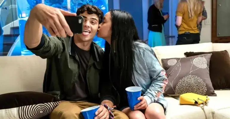 Najlepsze filmy Netflix o nastolatkach, które poruszają ważne tematy