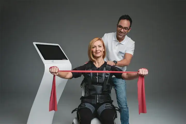 EMS trening co to - jak działa i jakie przynosi korzyści?