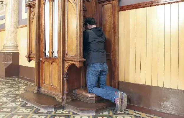 Co to jest spowiedź generalna i dlaczego warto ją odbyć